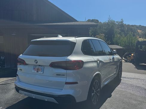 Used 2019 BMW X5 xDrive40i w/ M Sport Package image 4
