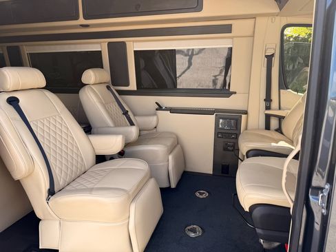 Used 2017 Mercedes-Benz Sprinter 3500 image 30