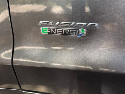 Used 2017 Ford Fusion Energi SE FWD image 10