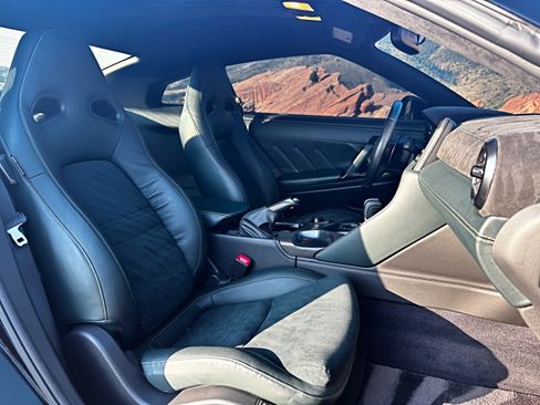 Used 2024 Nissan GT-R w/ Floor Mat Package AWD/4WD image 28