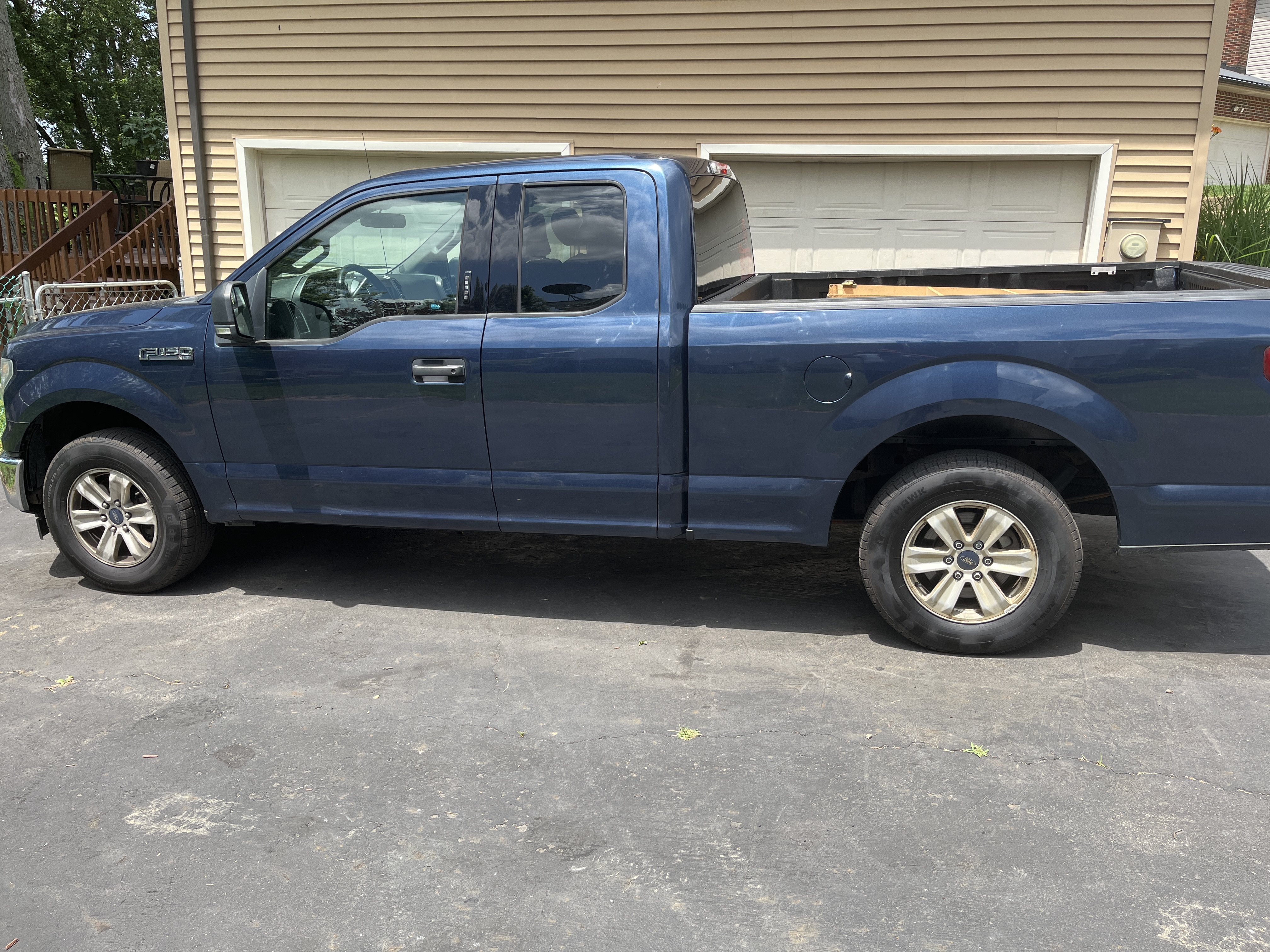Used 2017 Ford F150 XLT w/ Equipment Group 301A Mid RWD image 5