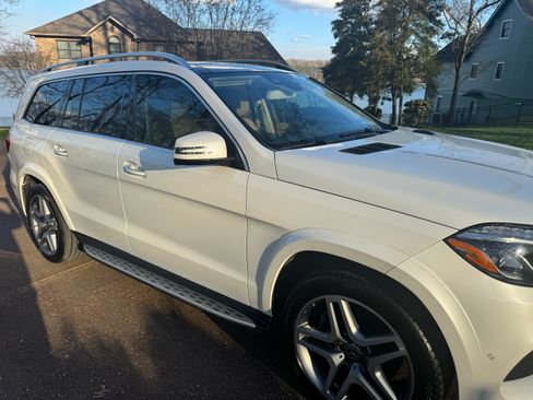 Used 2019 Mercedes-Benz GLS 550 4MATIC image 5