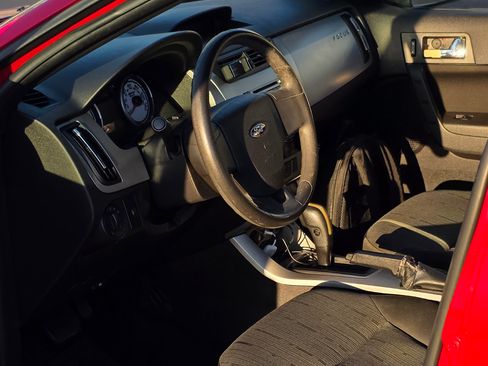 Used 2008 Ford Focus SE image 9