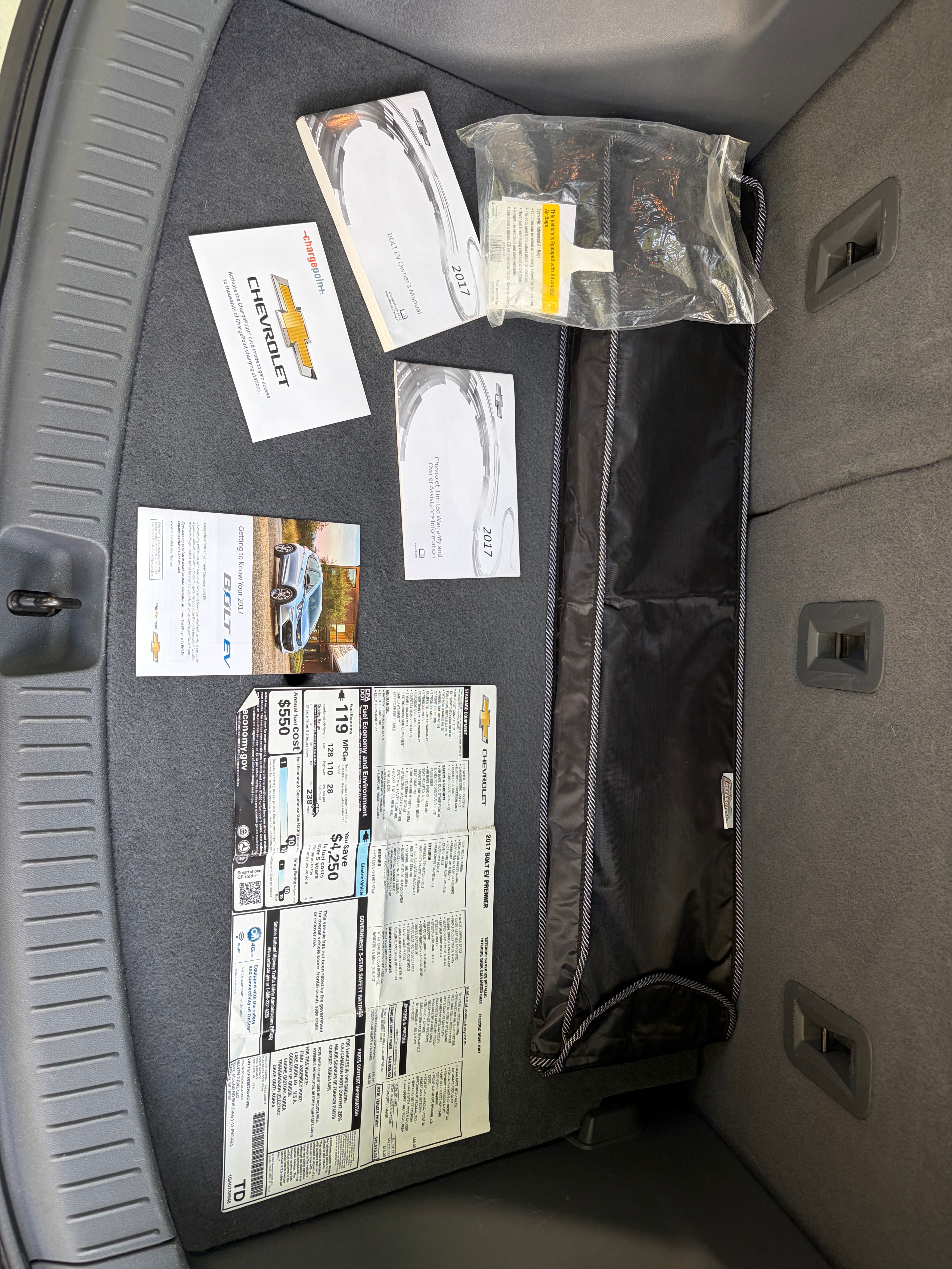 Used 2017 Chevrolet Bolt Premier w/ Driver Confidence II Package FWD image 17