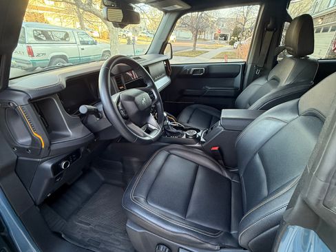 Used 2024 Ford Bronco Badlands image 8