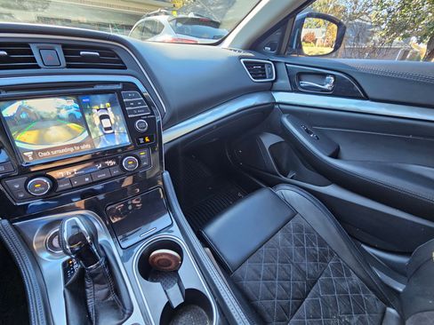 Used 2018 Nissan Maxima SR w/ Midnight Edition image 9