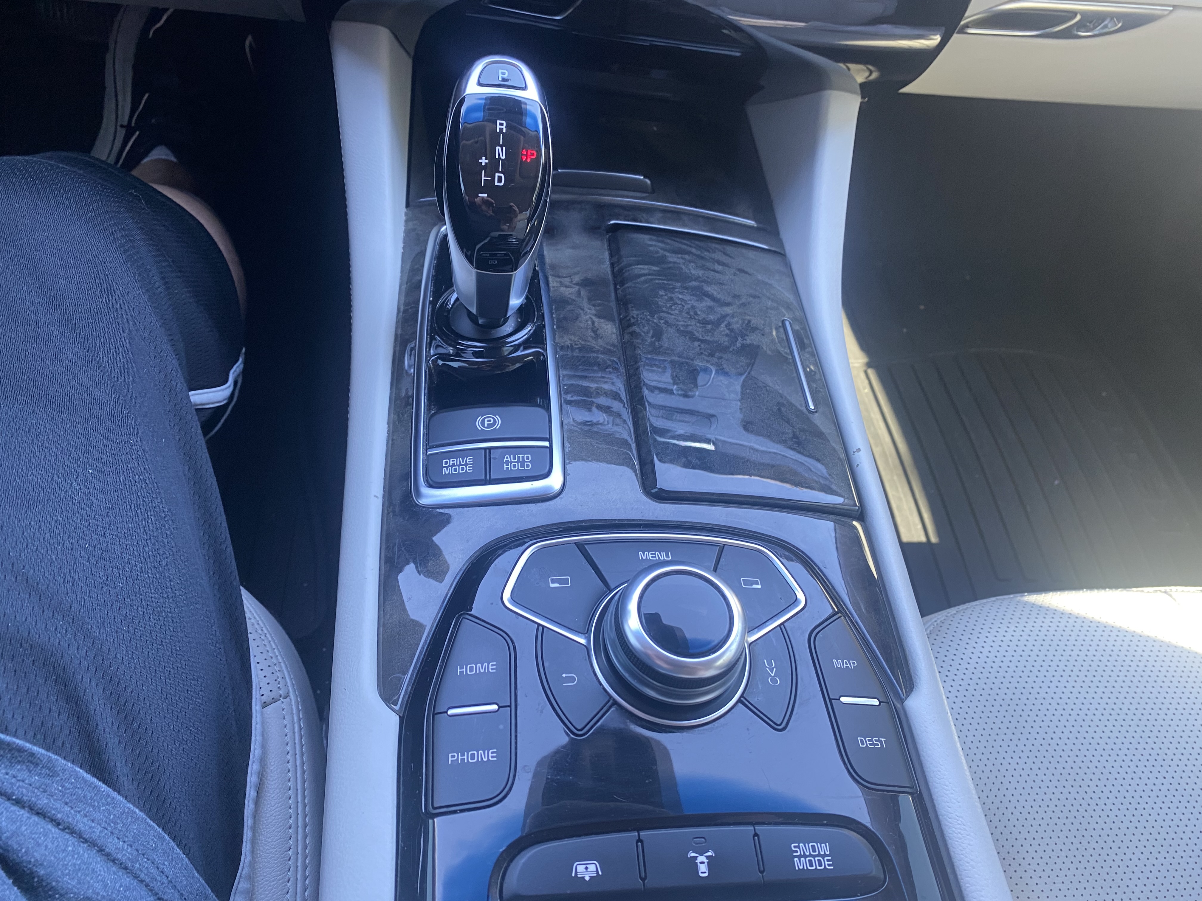 Used 2015 Kia K900 Luxury RWD image 6