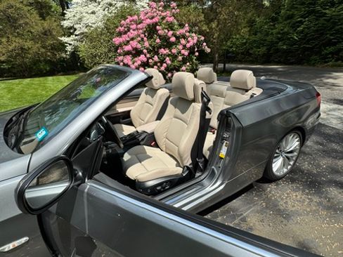 Used 2011 BMW 335i Convertible RWD image 11