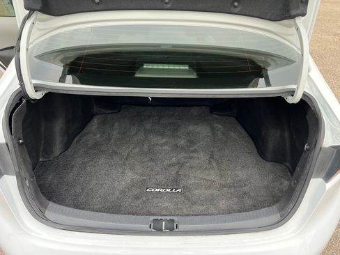 Used 2020 Toyota Corolla LE image 15