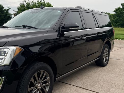 Used 2020 Ford Expedition Max Limited RWD image 2