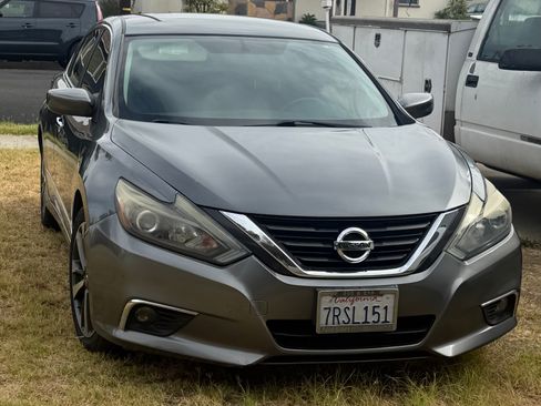 Used 2016 Nissan Altima 2.5 SR FWD image 10