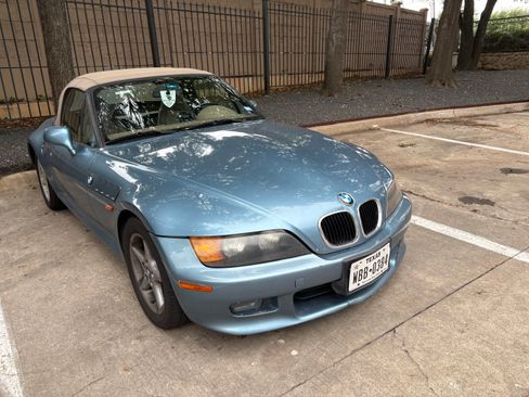 Used 1997 BMW Z3 2.8 RWD image 2