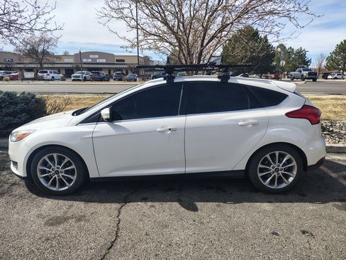 Used 2017 Ford Focus Titanium image 1