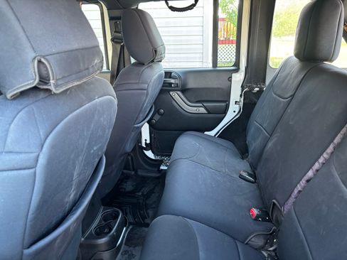 Used 2017 Jeep Wrangler Unlimited Sport image 9