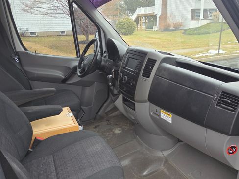 Used 2017 Mercedes-Benz Sprinter 2500 image 11