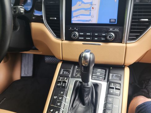 Used 2017 Porsche Macan S image 13