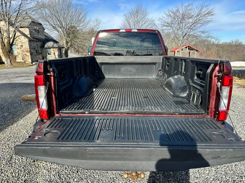 Used 2017 Ford F250 XLT w/ XLT Premium Package image 23