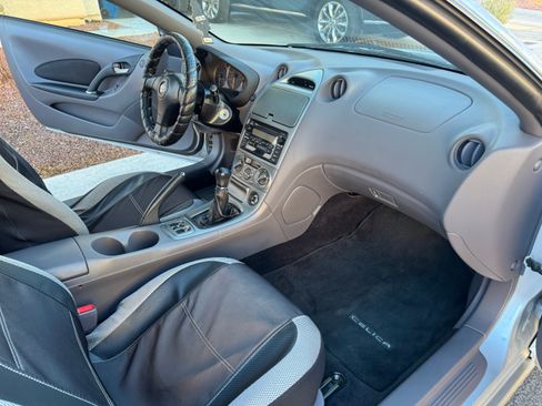 Used 2000 Toyota Celica GT w/ Upgrade Value Pkg FWD image 8
