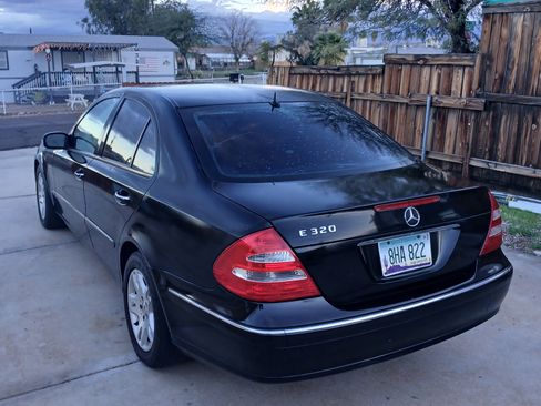 Used 2005 Mercedes-Benz E 320 Sedan image 5