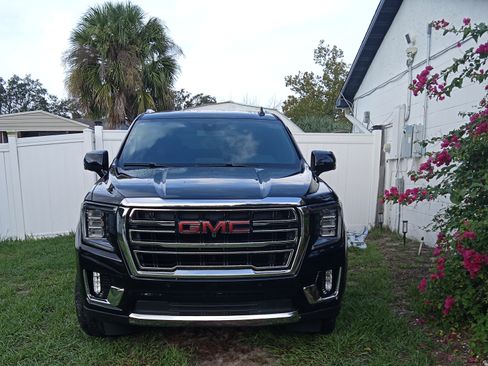 Used 2021 GMC Yukon SLT w/ Rear Media and Nav Package image 12