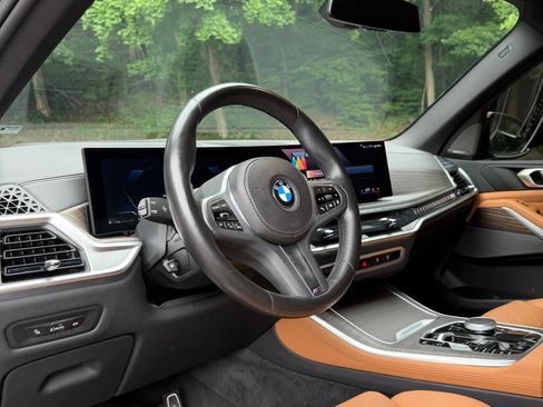Used 2024 BMW X5 xDrive40i w/ M Sport Package AWD/4WD image 10