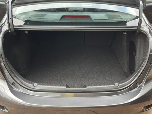 Used 2014 MAZDA MAZDA3 s Grand Touring w/ Technology Package FWD image 2