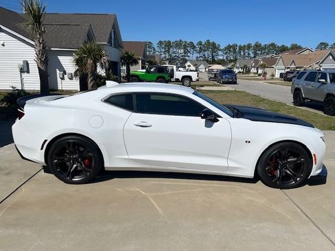 Used 2018 Chevrolet Camaro SS image 6