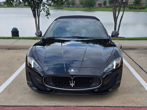 Used 2013 Maserati GranTurismo Sport image 2