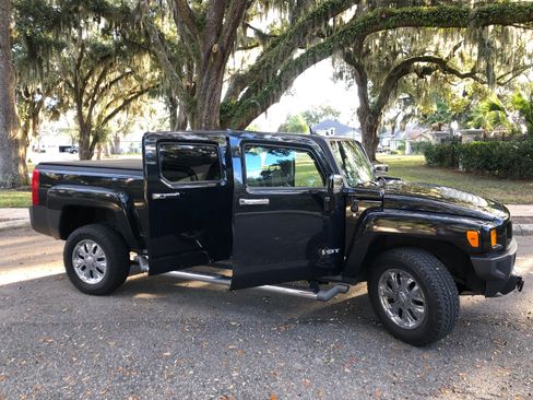 Used 2009 HUMMER H3T Luxury image 13