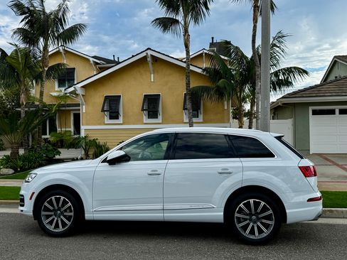 Used 2017 Audi Q7 3.0T Premium Plus w/ Premium Plus Package AWD/4WD image 4