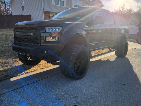 Used 2015 Ford F150 Platinum w/ Equipment Group 701A Luxury image 8