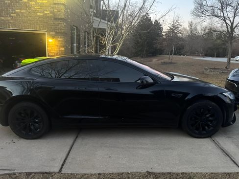 Used 2020 Tesla Model S Long Range Plus image 1
