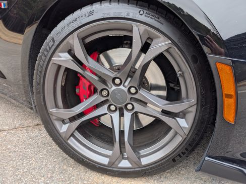 Used 2017 Chevrolet Camaro SS image 22