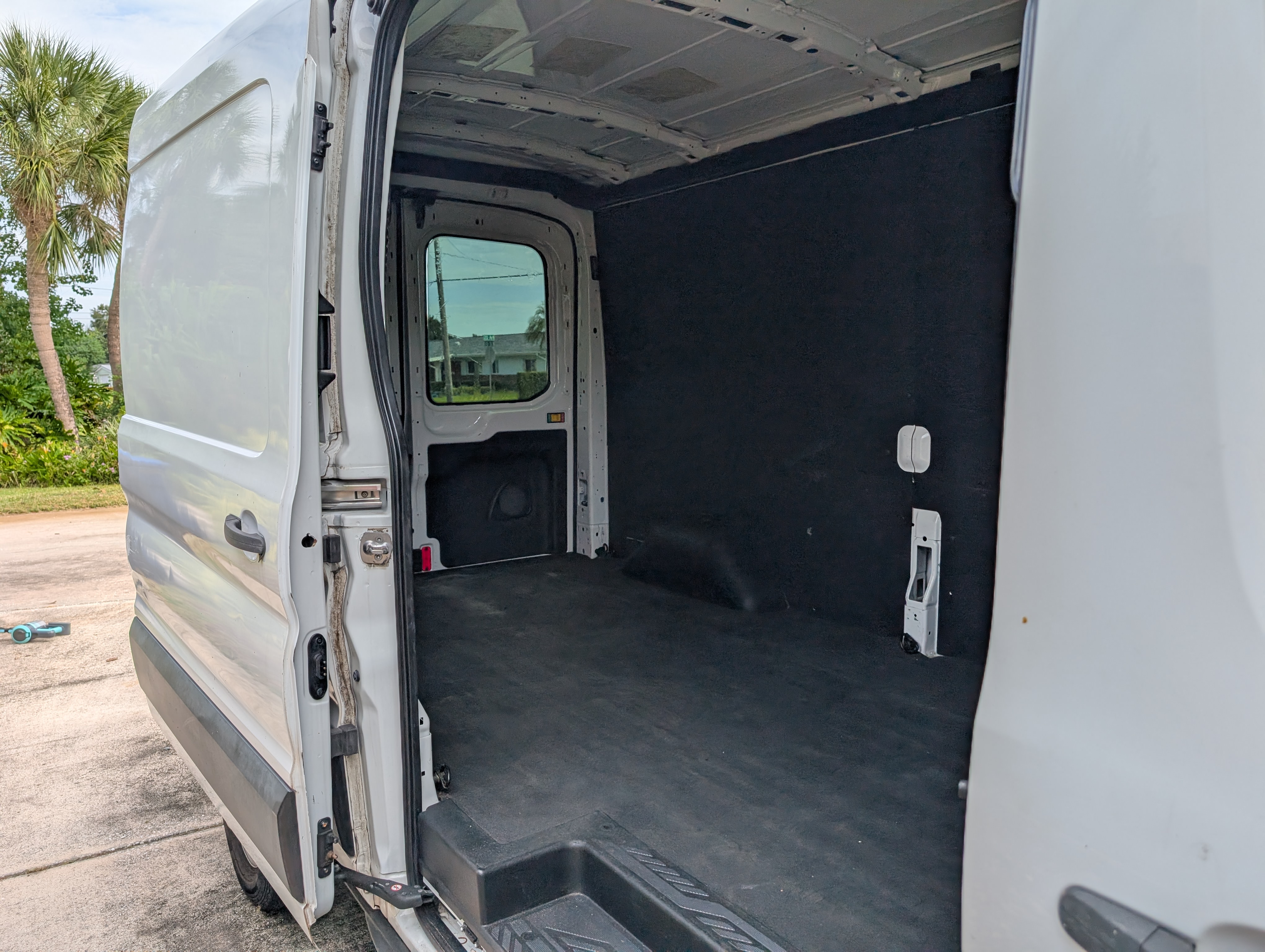 Used 2020 Ford Transit 250 Medium Roof AWD w/ Interior Upgrade Package image 20