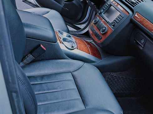 Used 2006 Mercedes-Benz R 350 4MATIC image 9