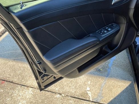 Used 2023 Dodge Charger R/T w/ Plus Group image 4