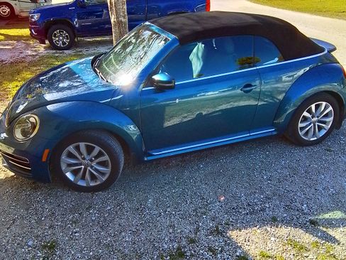 Used 2017 Volkswagen Beetle 1.8T SEL image 1