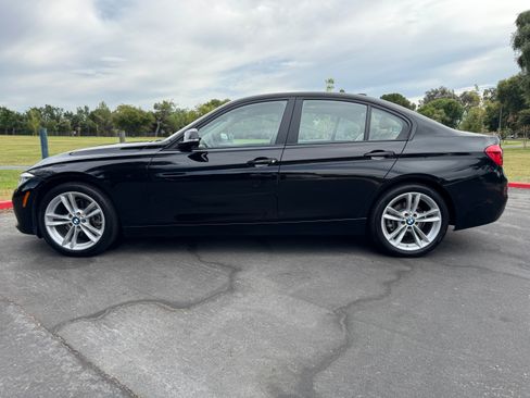 Used 2018 BMW 320i Sedan RWD image 14