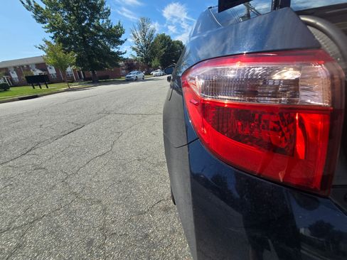 Used 2019 Toyota Corolla LE image 8