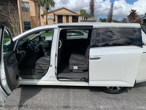 Used 2014 Honda Odyssey Touring image 13