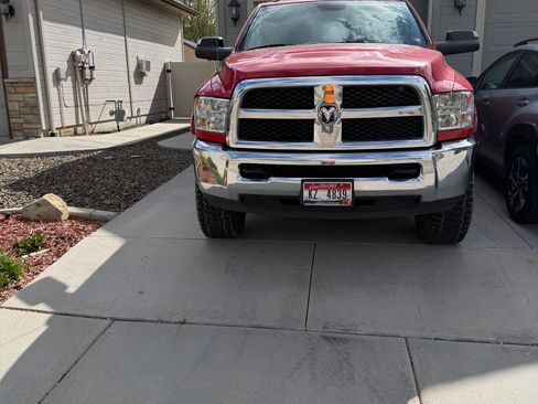 Used 2018 RAM 3500 Tradesman w/ Chrome Appearance Group AWD/4WD image 4