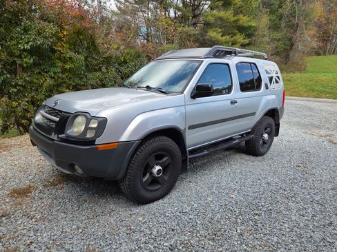 Used 2004 Nissan Xterra XE image 15