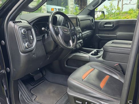 Used 2021 GMC Sierra 1500 AT4 w/ Technology Package AWD/4WD image 18