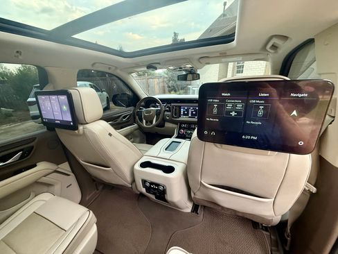 Used 2021 GMC Yukon Denali AWD/4WD image 16