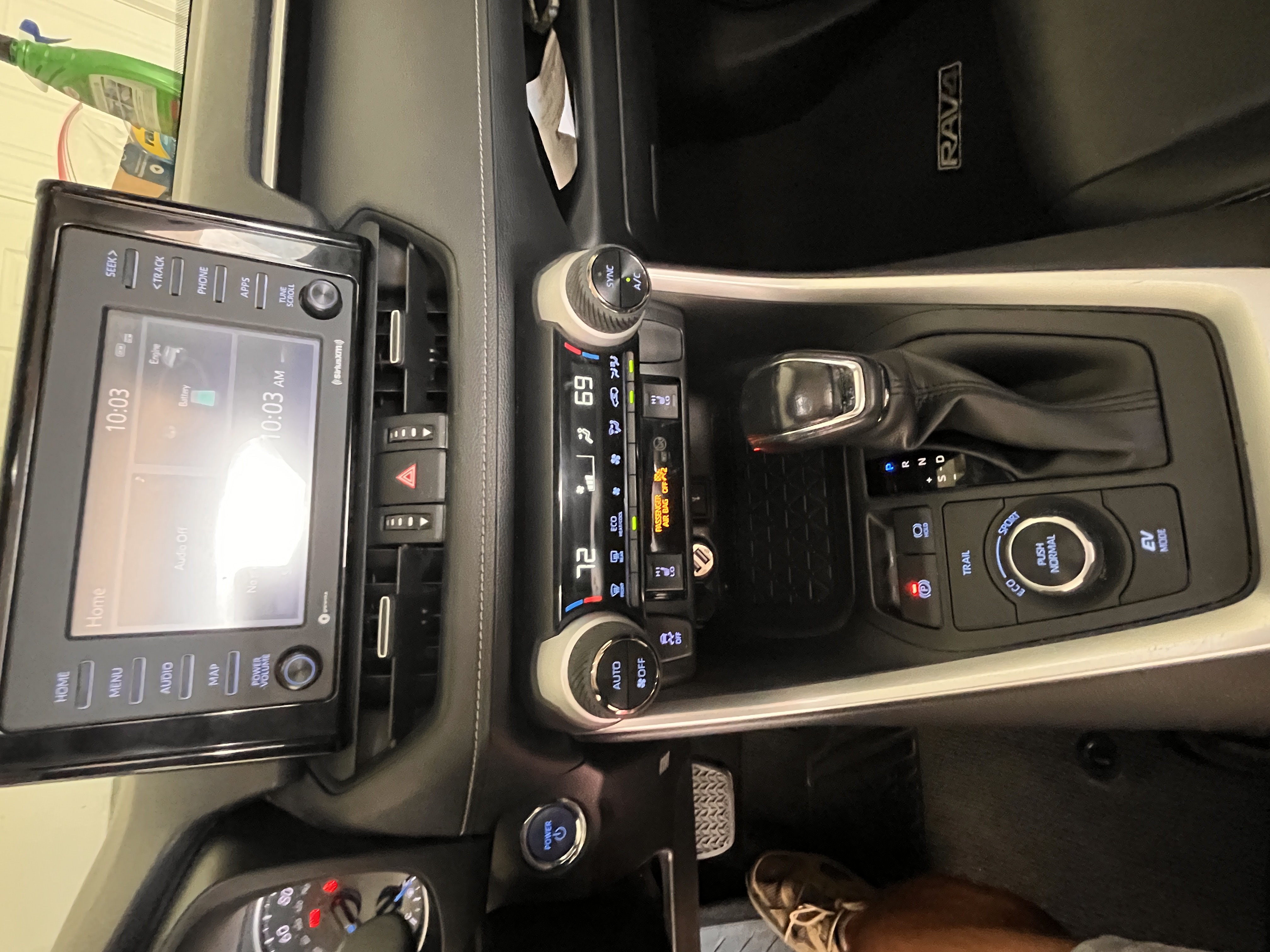 Used 2021 Toyota RAV4 XLE Premium AWD/4WD image 21