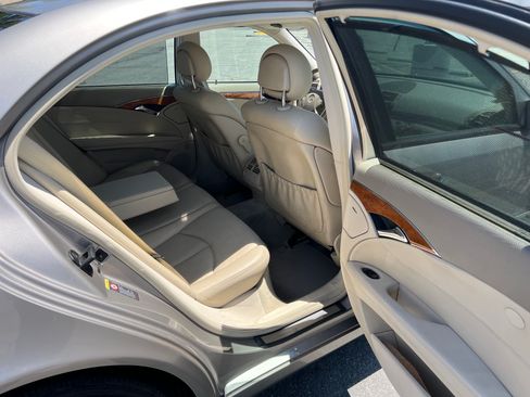 Used 2005 Mercedes-Benz E 320 Sedan image 16