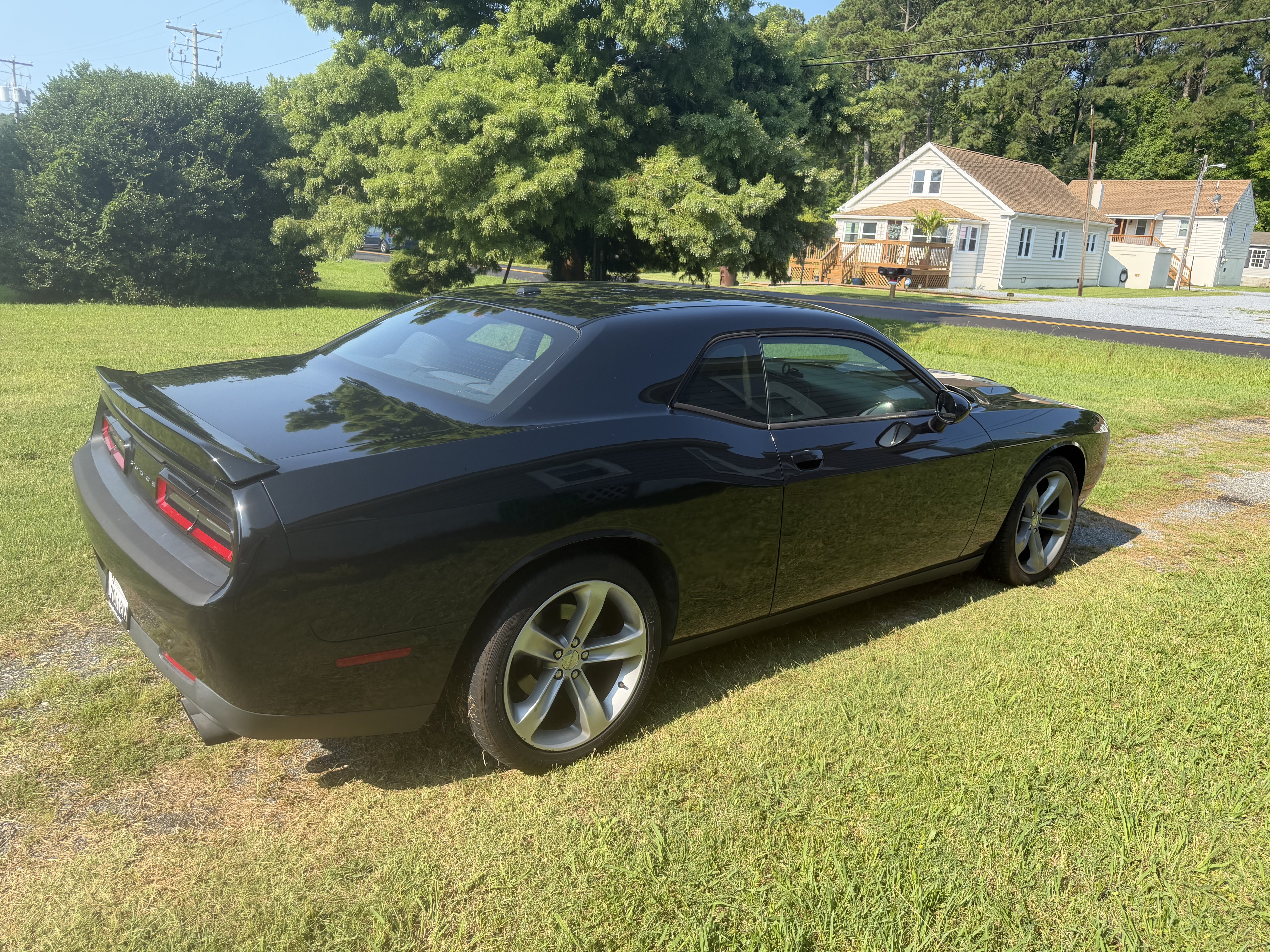 Used 2018 Dodge Challenger R/T RWD image 5