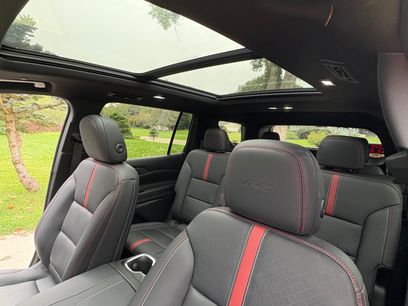 Used 2024 Chevrolet Traverse RS
