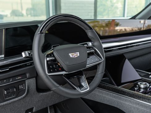 Used 2025 Cadillac Escalade V w/ LPO, ONYX Package image 17