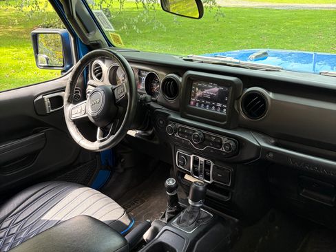 Used 2023 Jeep Wrangler Unlimited Sport AWD/4WD image 8